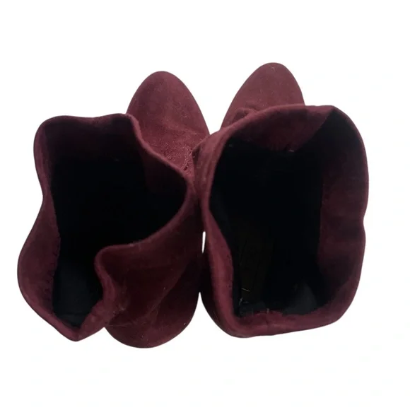 Plum ankle bootie chunky Heeled Boots with Sleek Silhouette, size 7 - Picture 5 of 10